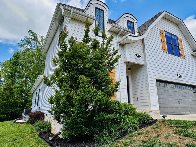 Building Photo - 1268 Easthaven Dr