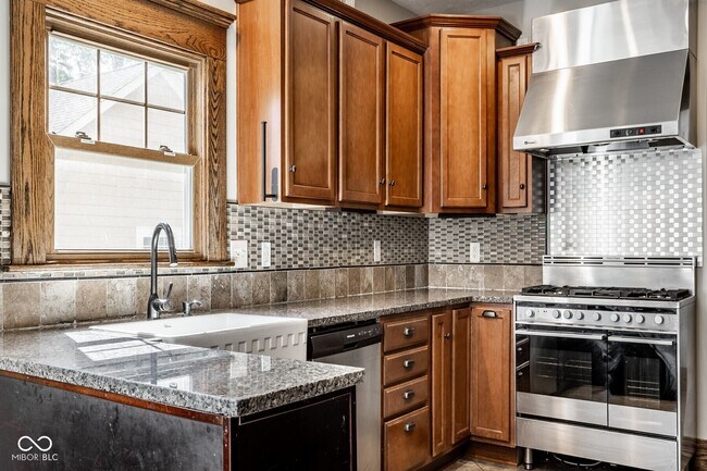 Building Photo - 3265 N New Jersey St