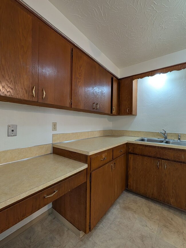 Building Photo - Great 2 bed/1 bath duplex in Santa Clara!