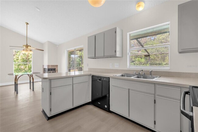 Building Photo - 5237 Macadamia Ct