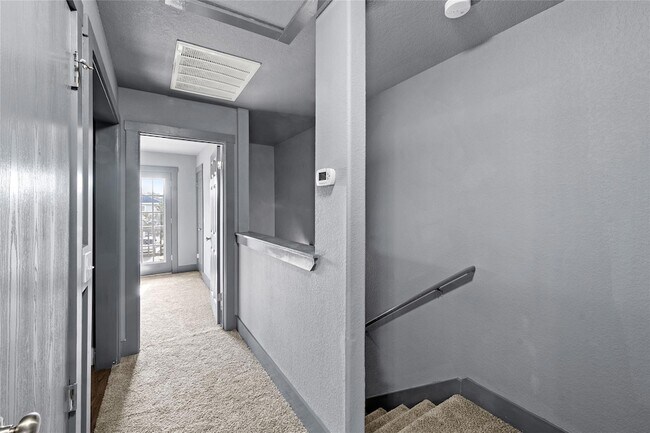 Building Photo - 38 Deer Ridge Rd