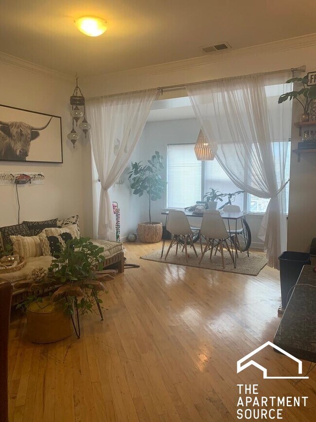 Building Photo - 1621 W Wallen Ave