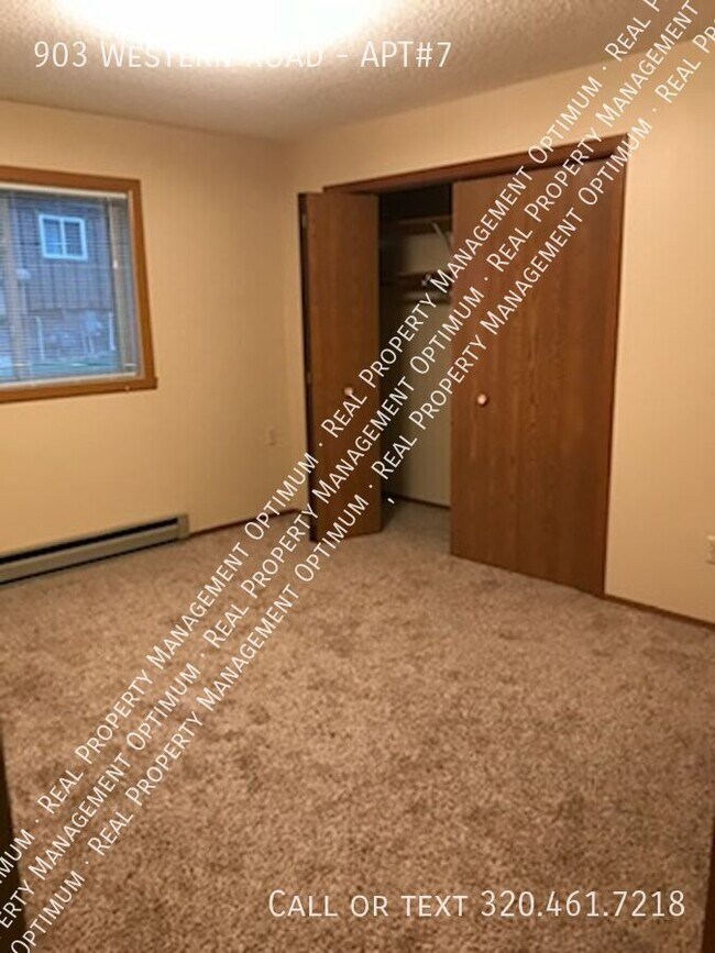 Building Photo - 903 Western Rd