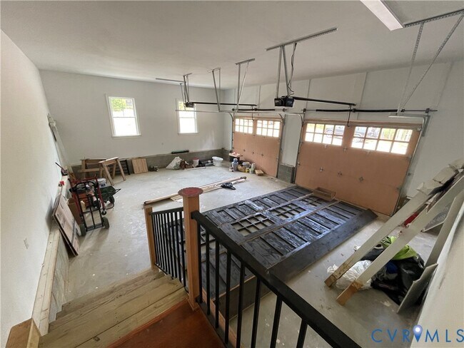 Building Photo - 2948 Pineview Dr