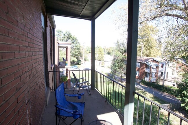 Building Photo - 1110 Tamm Ave