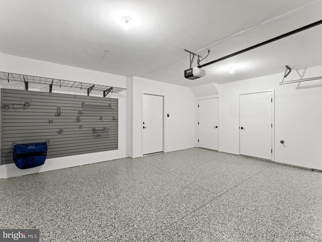 Building Photo - 2015 Tysons Ridgeline Rd