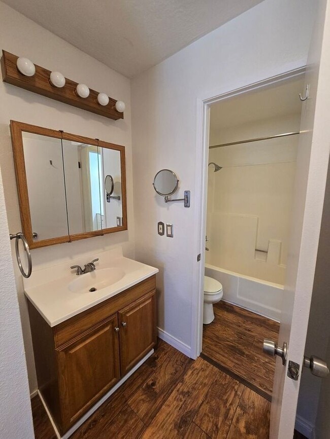 Building Photo - Unique 3 bedroom home located in the vibra...