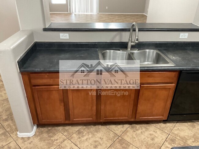 Building Photo - 5437 W Maldonado Rd