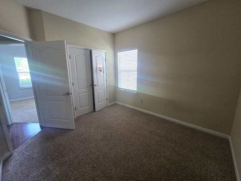 Building Photo - 173 Blackpool Dr