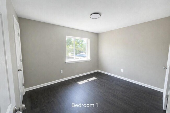 Building Photo - 1312 Jasper Ave