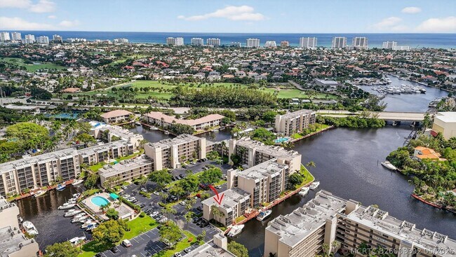 Building Photo - 8 Royal Palm Way
