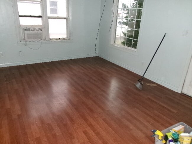 Building Photo - Cottage style house in N.W. Boise Hazel