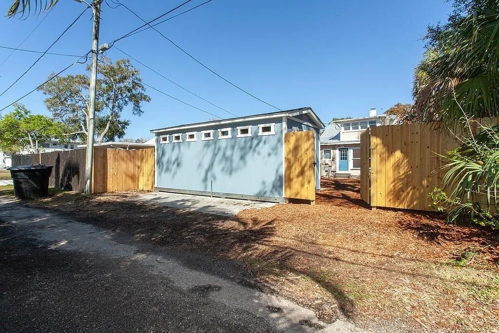 Building Photo - 244 35th Ave N