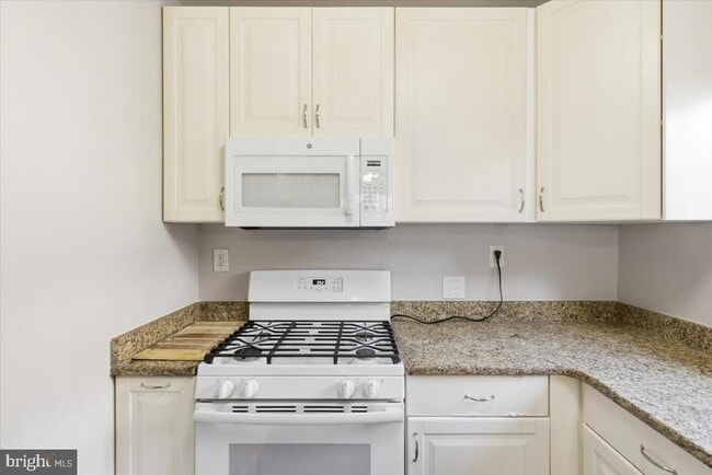 Building Photo - 1737 Preston Rd