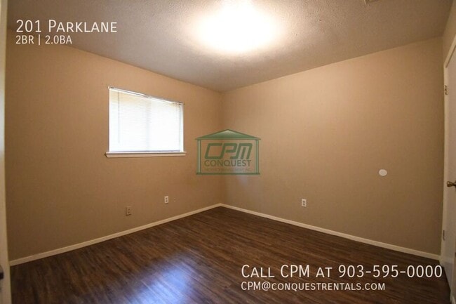 Building Photo - 201 Parklane-