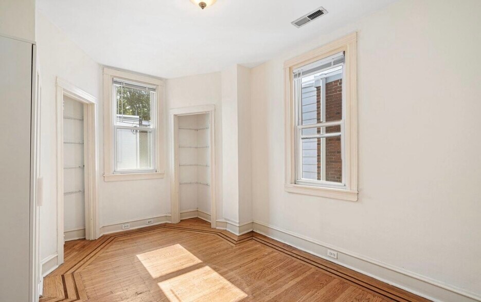 Building Photo - 871 N 22nd St