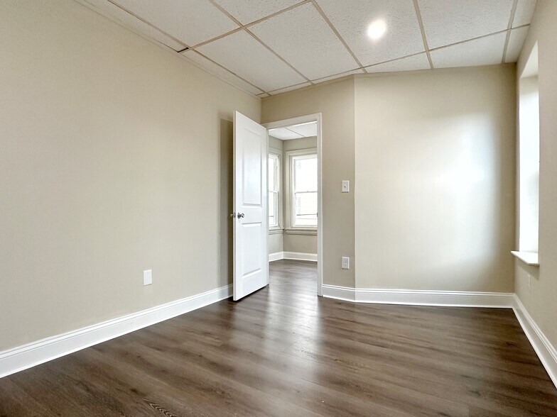 Building Photo - 1814 S 13th St