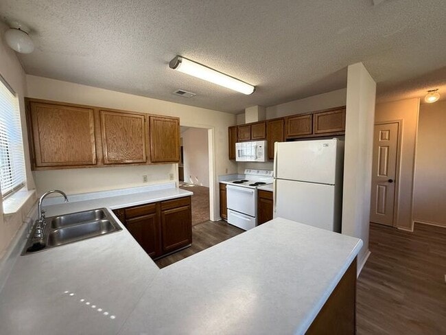 Building Photo - Gulf Breeze - Sandpiper Village - 3 bedroo...
