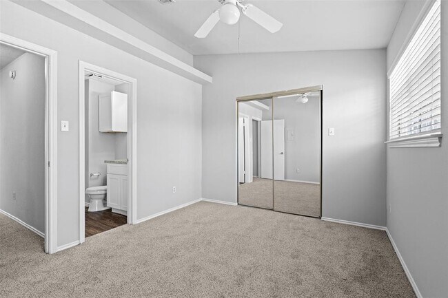 Building Photo - 1806 River Crossing Cir