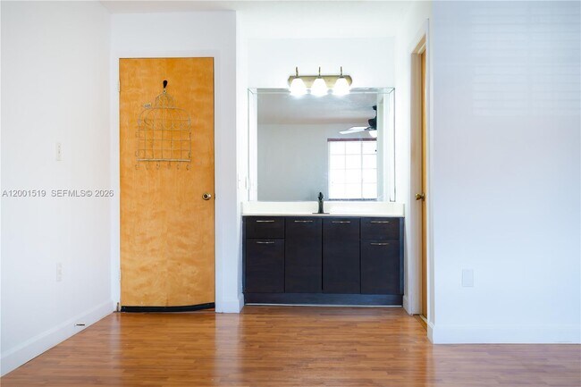 Building Photo - 10017 W Okeechobee Rd