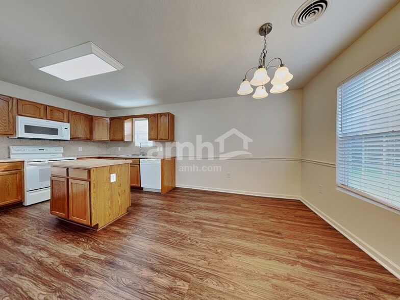 Building Photo - 6513 Colossal Ln