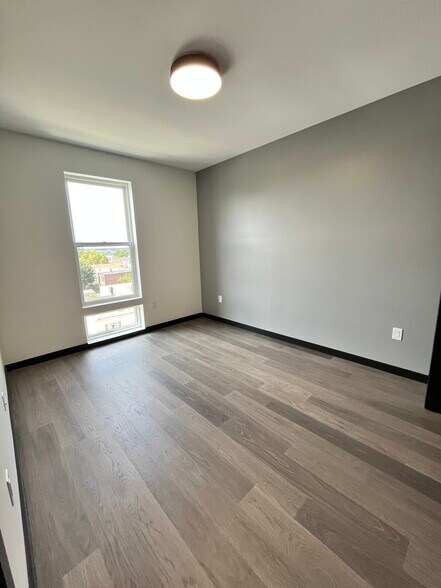 132 Mallory Ave 510 - 138 Mallory Ave