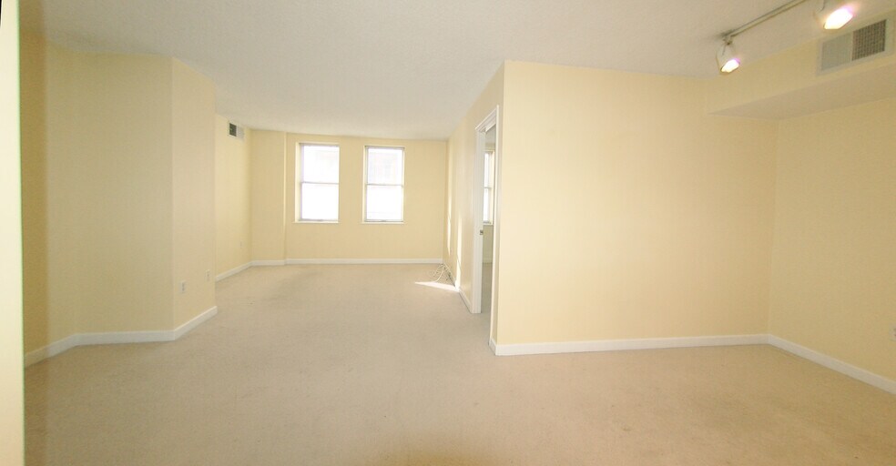 Building Photo - 601 Pennsylvania Ave NW