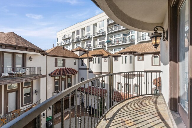 Building Photo - 1306 Hawthorne St