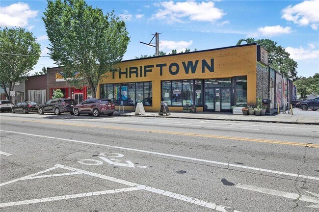 Building Photo - 514 W Ontario Ave SW