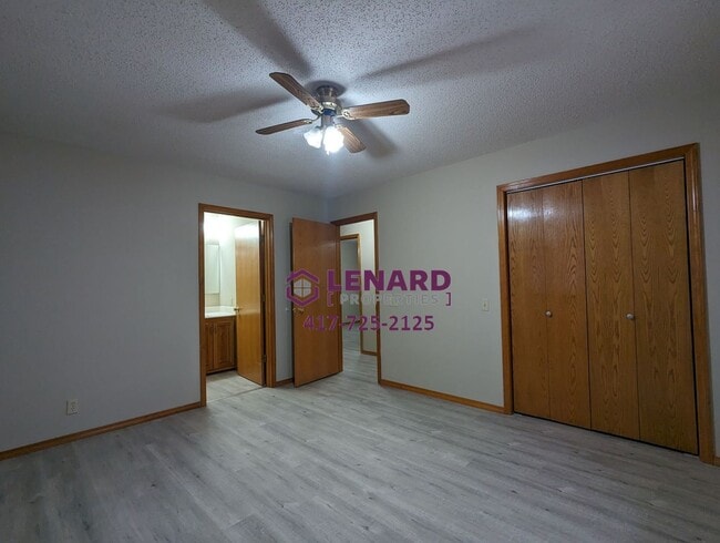 Building Photo - 3 Bedroom Home Ready for Move In!