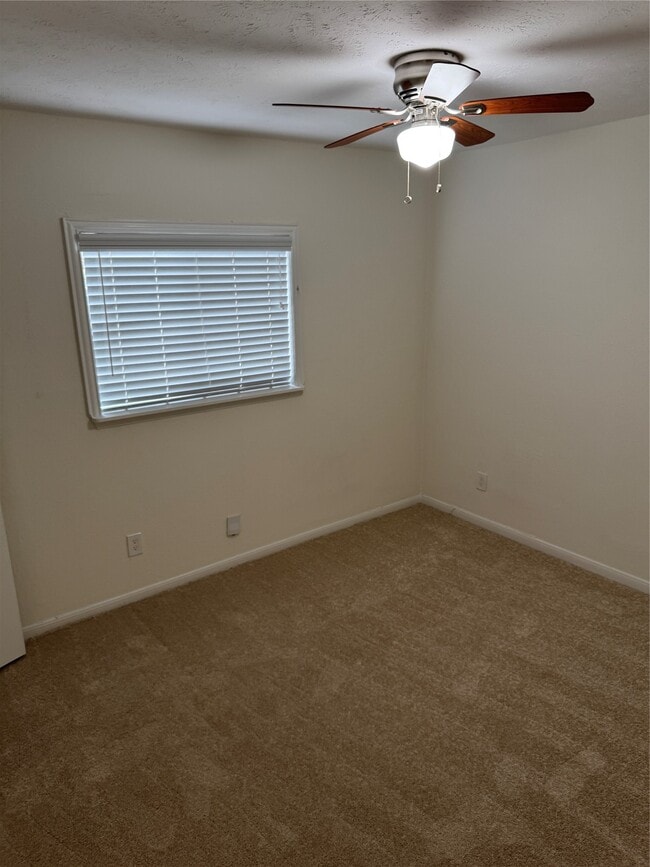 Building Photo - 139 Phanturn Ln