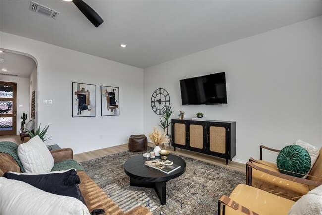 Building Photo - 1905 Red Berry Pass