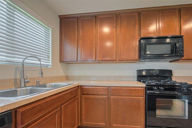 Building Photo - 20111 Brookwood Holw