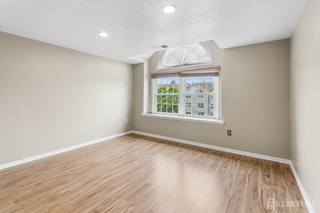 Building Photo - 834 Edpas Rd