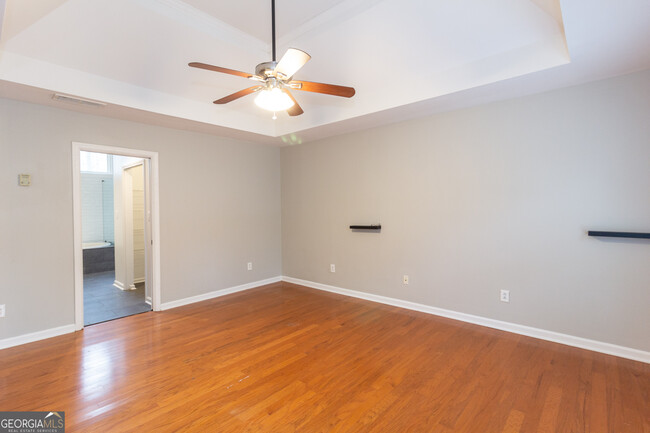 Building Photo - 155 Glenwood Ln