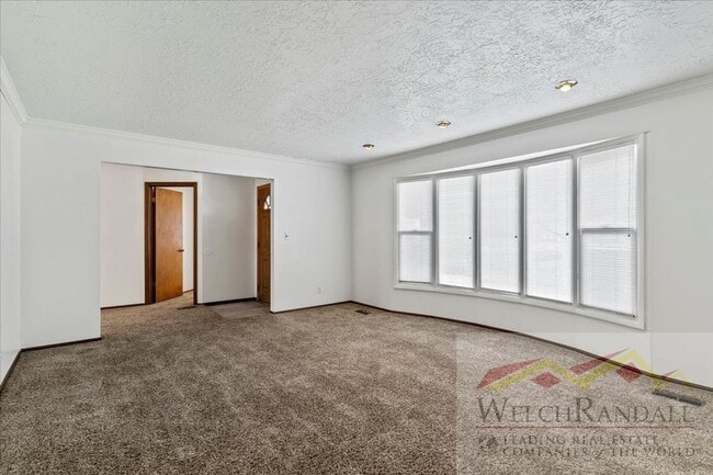 Building Photo - Your Ideal 4-Bed Layton Home - Style, Space & Location!