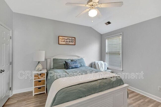 Building Photo - 147 Palm Cove Way