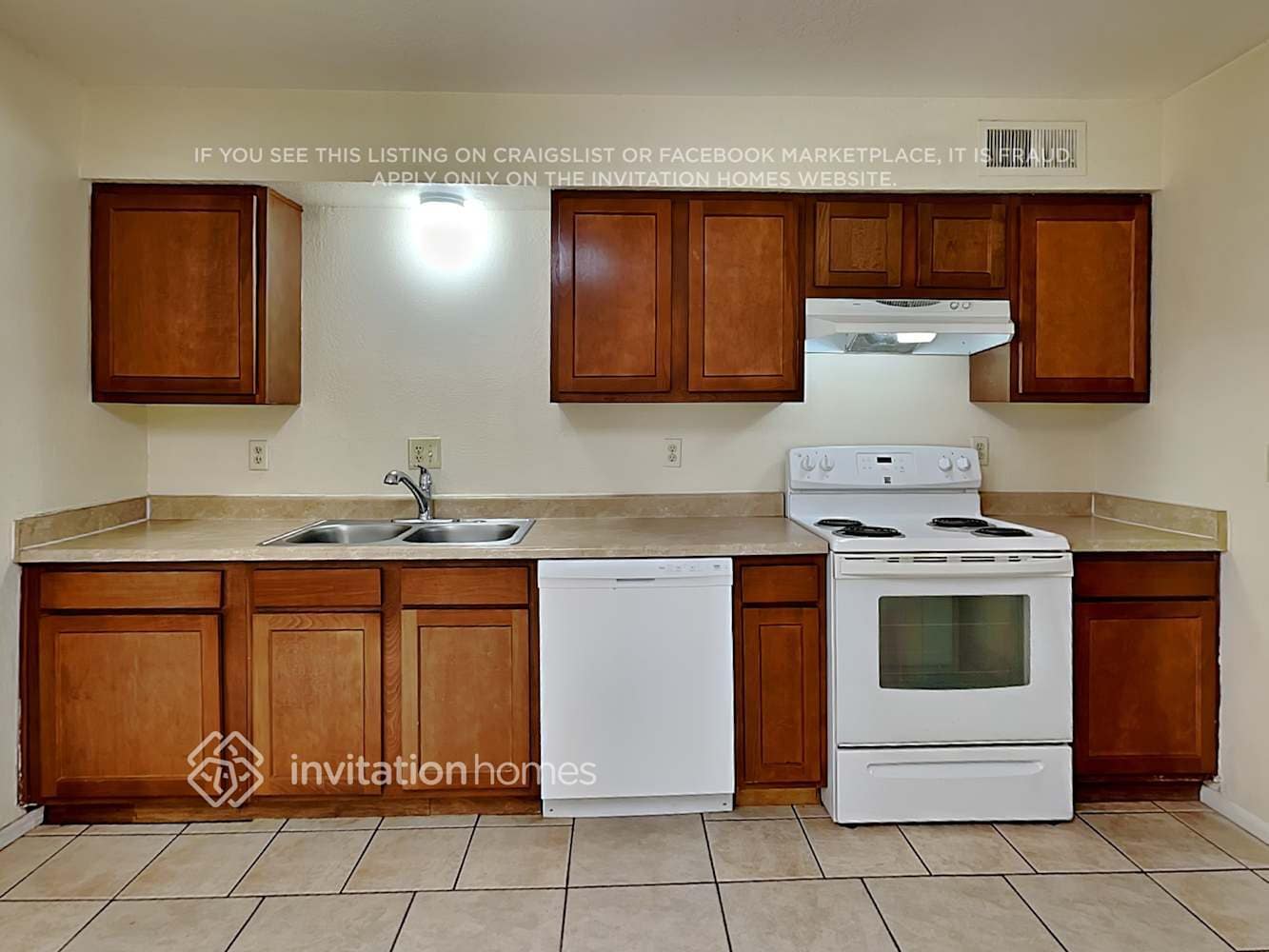 Building Photo - 208 N 100th Pl