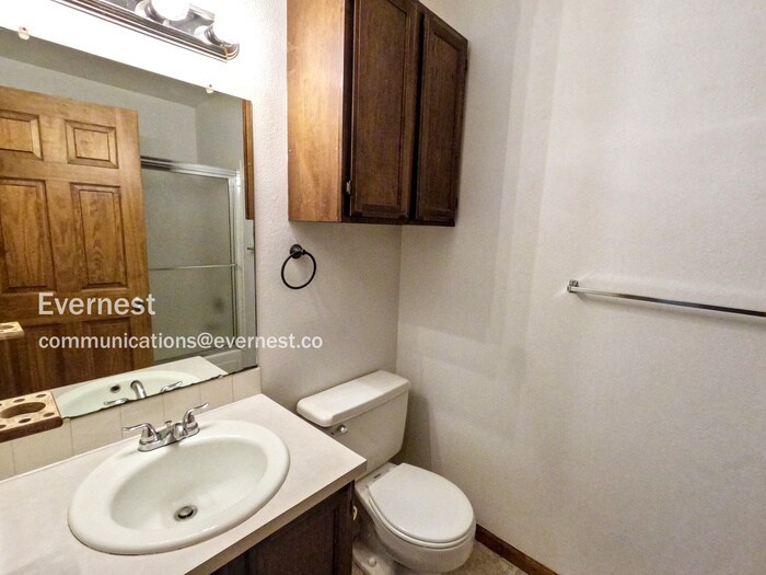 Building Photo - 712 Frontier Ct