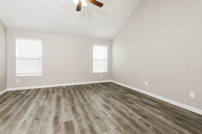 Building Photo - 6450 Splitpine Ct