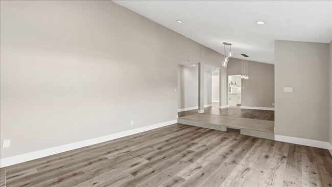 Building Photo - 1016 Woodglen Dr