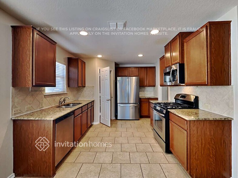 Building Photo - 114 Finch Knoll