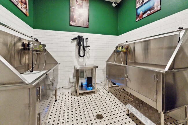 Building Photo - 4670 Merchants Park Cir