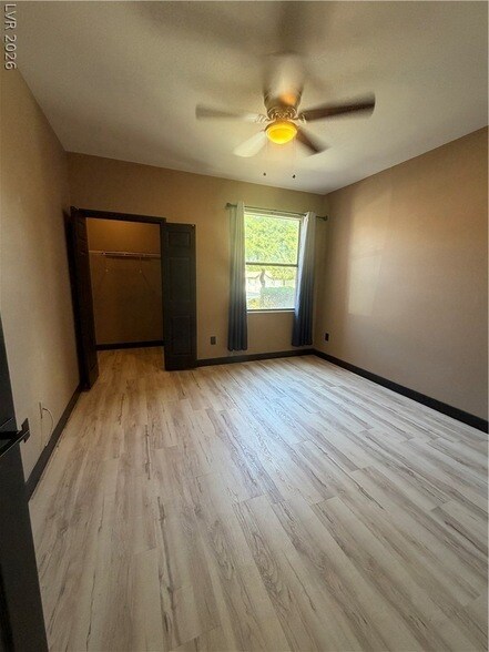 Building Photo - 8000 W Badura Ave