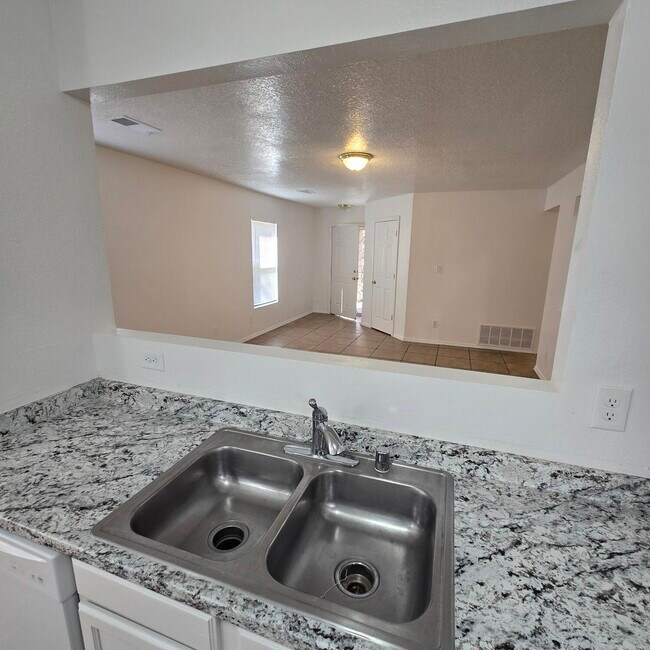 Building Photo - 8204 Tangerine Pl NW