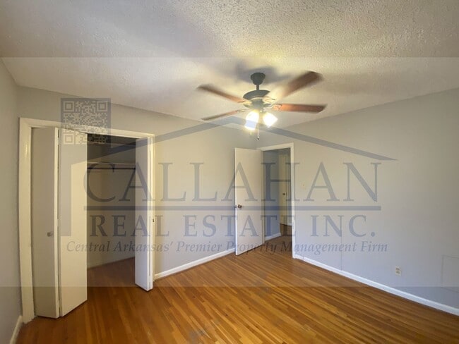 Building Photo - Duplex in NLR-Free Rent