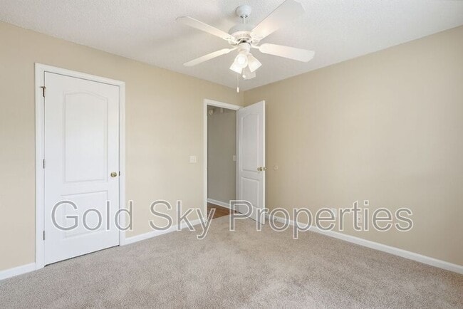 Building Photo - 124 Hall St