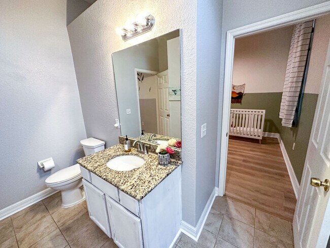 Building Photo - 3 Bed/ 2.5 Bath Pet Friendly Home!