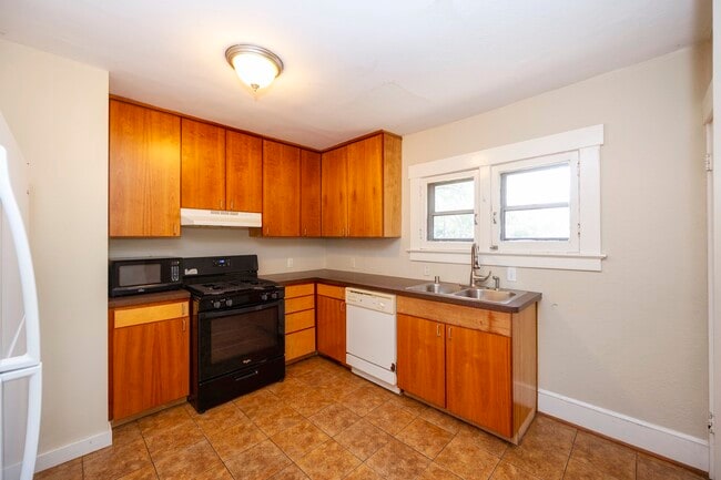 Building Photo - 201 Koch Ave