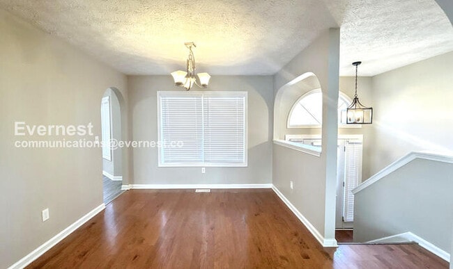 Building Photo - 460 Ward Rd